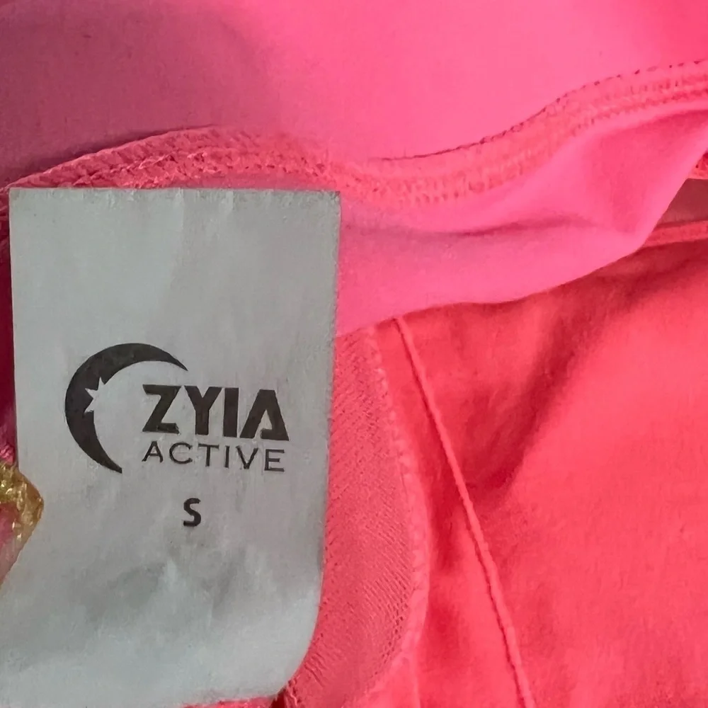 Zyia | Coral All Star High Neck Sports Bra